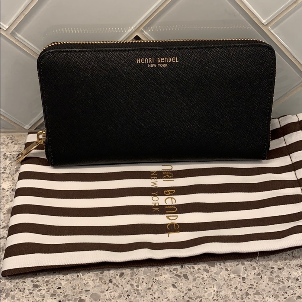 Henri Bendel Continental Wallet